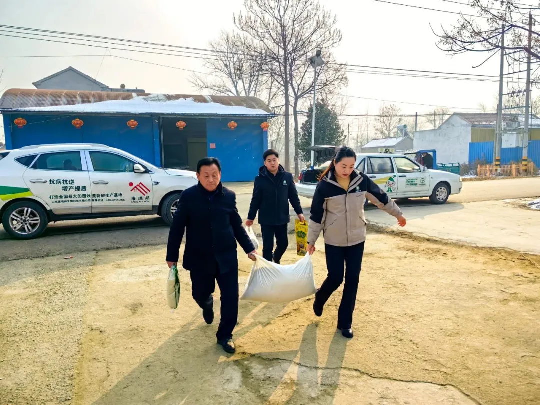 岁末寒冬送温暖，关怀慰问传温情